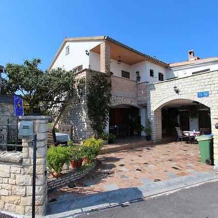 Guest House Rexa Rovigno Esterno foto