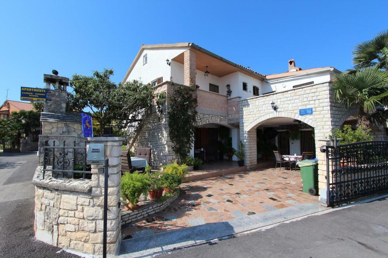 Guest House Rexa Rovigno Esterno foto