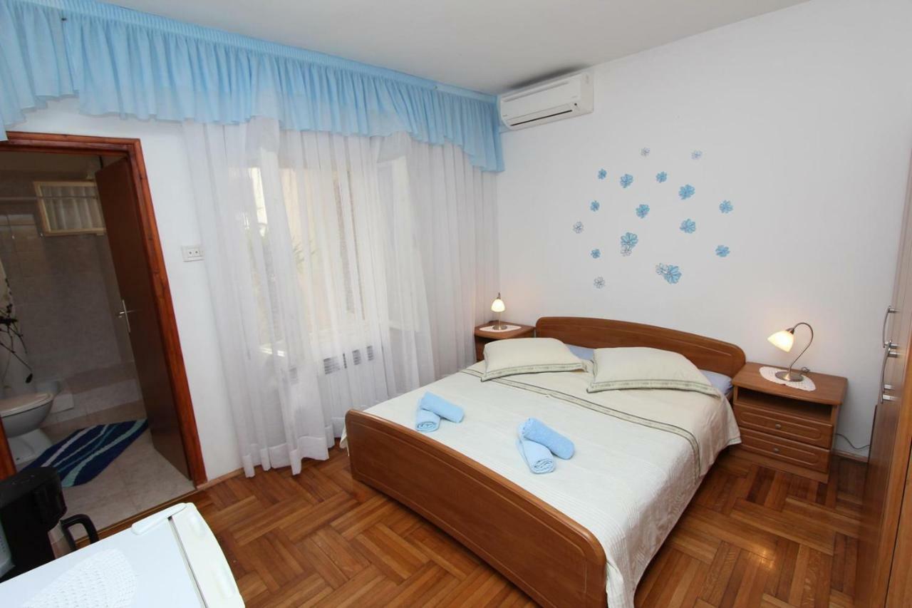 Guest House Rexa Rovigno Esterno foto