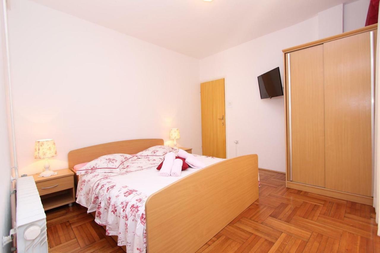 Guest House Rexa Rovigno Esterno foto