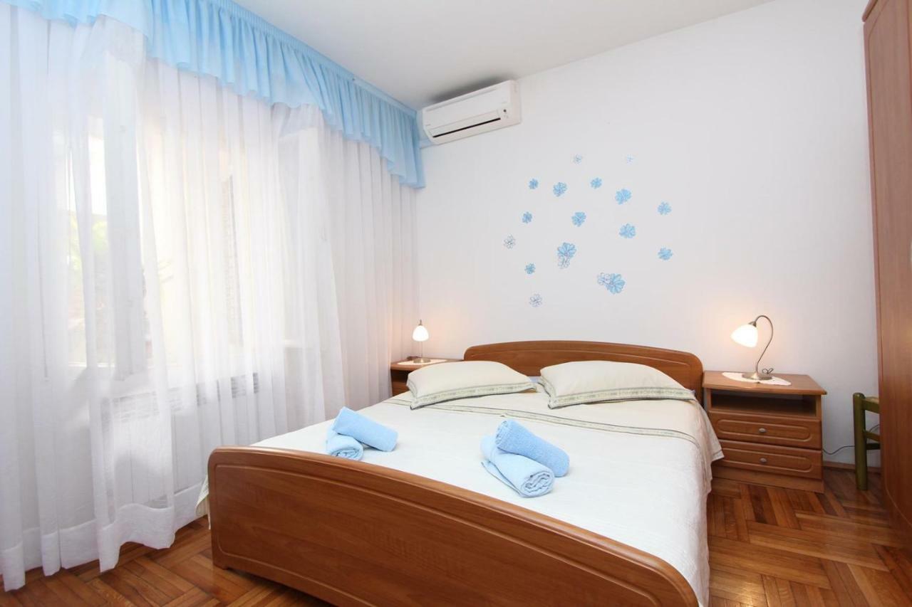 Guest House Rexa Rovigno Esterno foto
