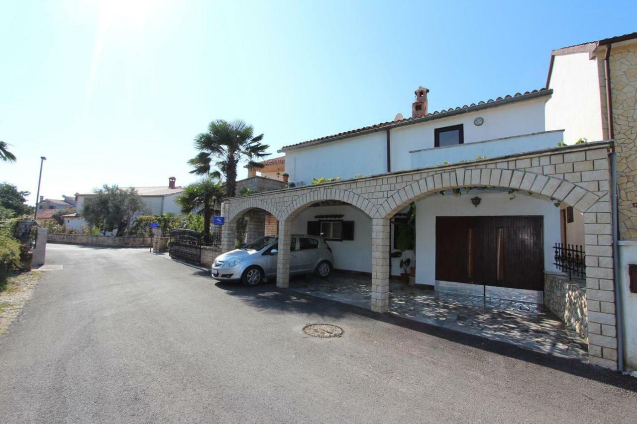 Guest House Rexa Rovigno Esterno foto
